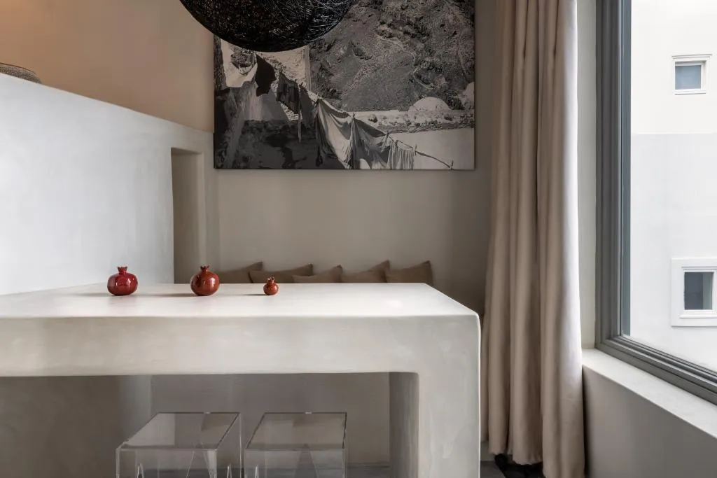 JUNIOR SUITE STANDARD Room, West East Suites, Santorini