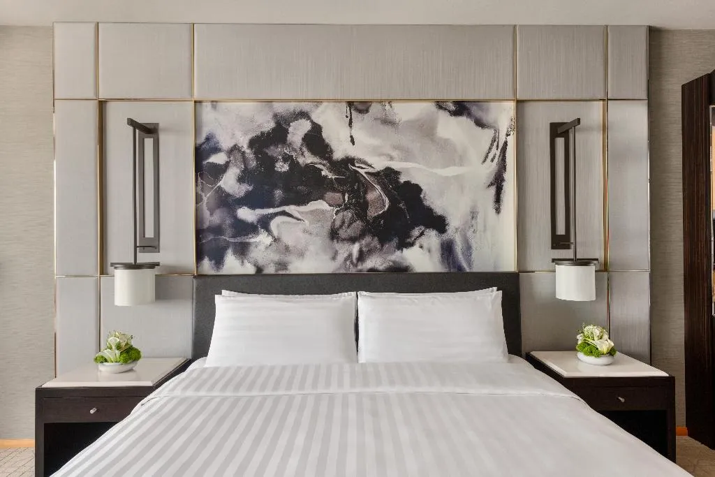 Double or Twin DELUXE SEA VIEW Room, Shangri-La Dubai, Dubai
