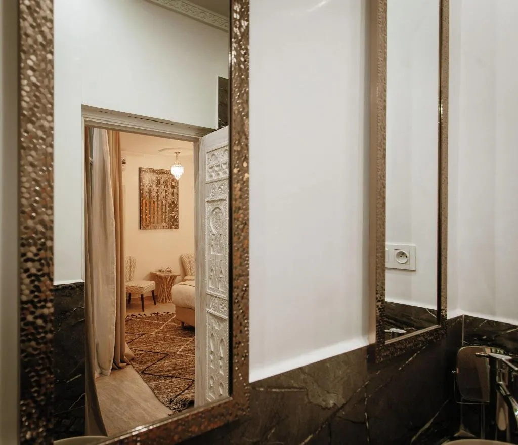 JUNIOR SUITE KING SIZE BED Room, Riad Andalla Spa, Marrakech