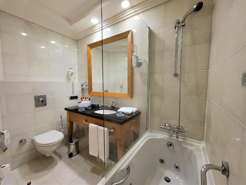 TRIPLE CLUB Room, Wyndham Grand Izmir Ozdilek Thermal & Spa, Izmir