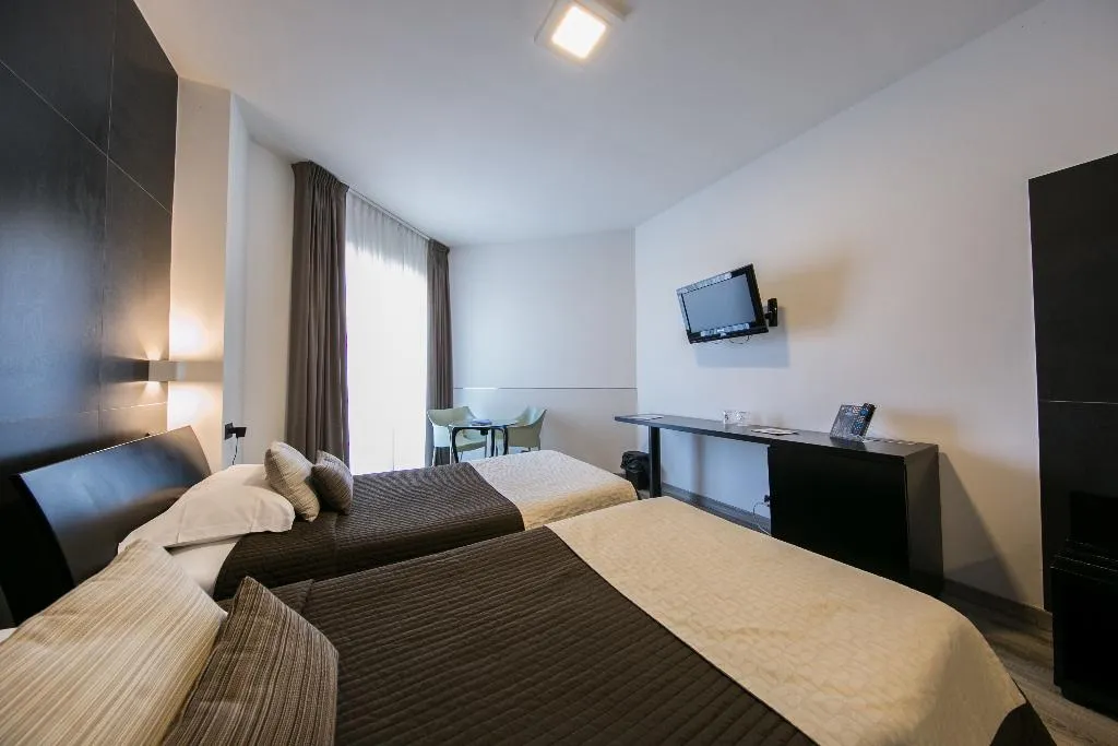 TWIN SUPERIOR Room, Mediterranea Hotel and Convention Center, Naples