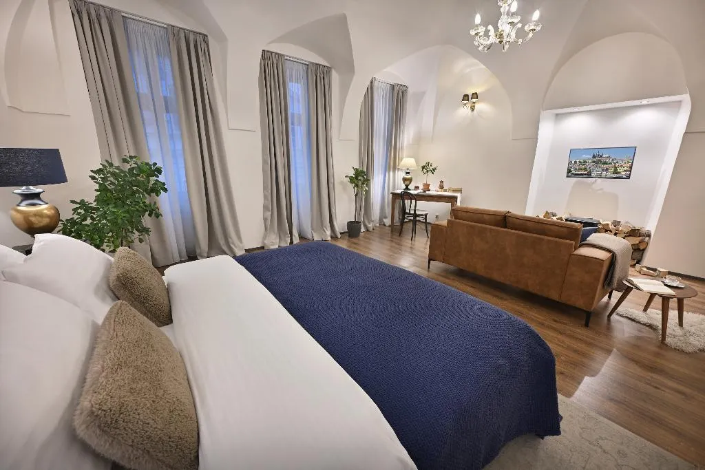 SUITE DELUXE KING BED Room, U Šuterů Boutique Hotel, Prague