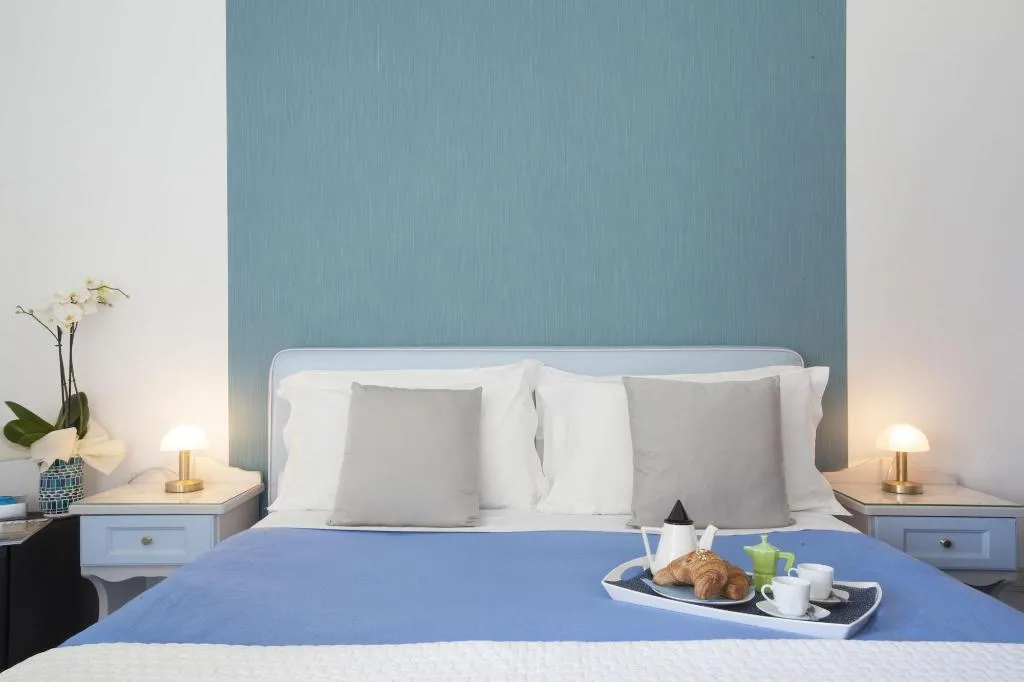 Room, Piazza Tasso B B, Naples