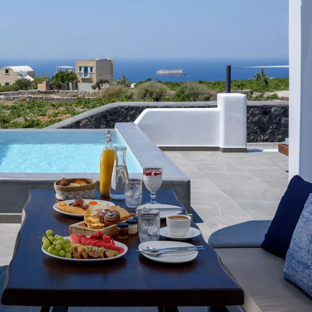 VILLA TWO BEDROOMS WITH PRIVATE POOL Room, Soil Of Sun Luxury Villas, Santorini