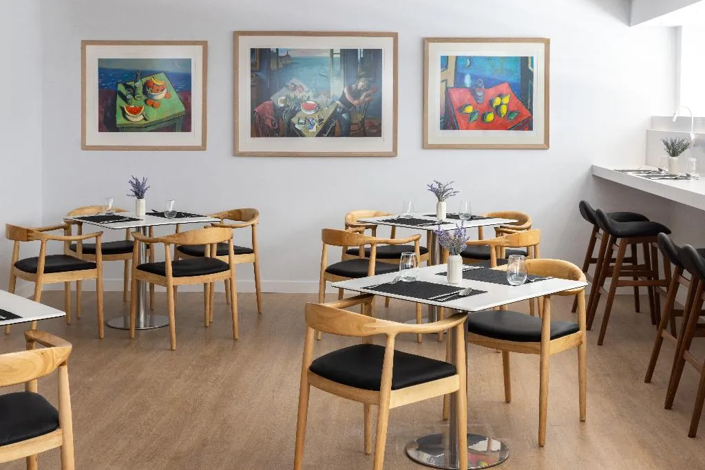 Restaurant, Gallery Port Tower Piraeus, Athens