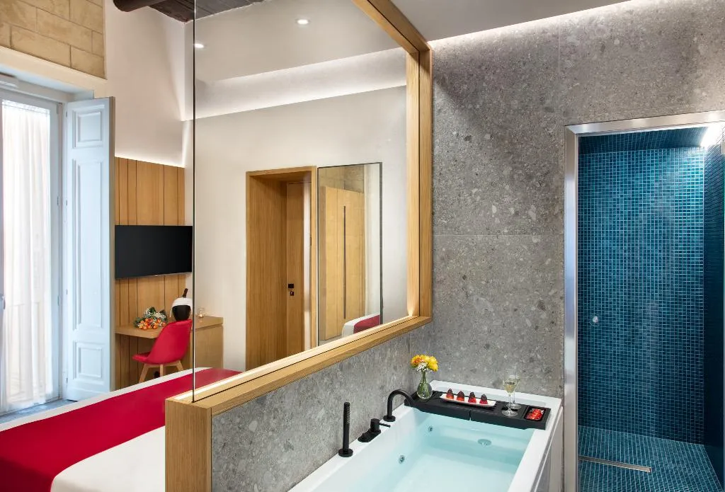JUNIOR SUITE PREMIER ONE BEDROOM Room, Fortunella Suites, Naples