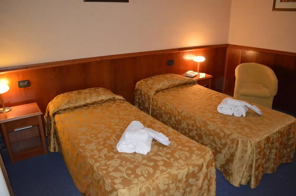 TWIN SUPERIOR Room, Bluebay Colle Della Trinità Perugia, Perugia