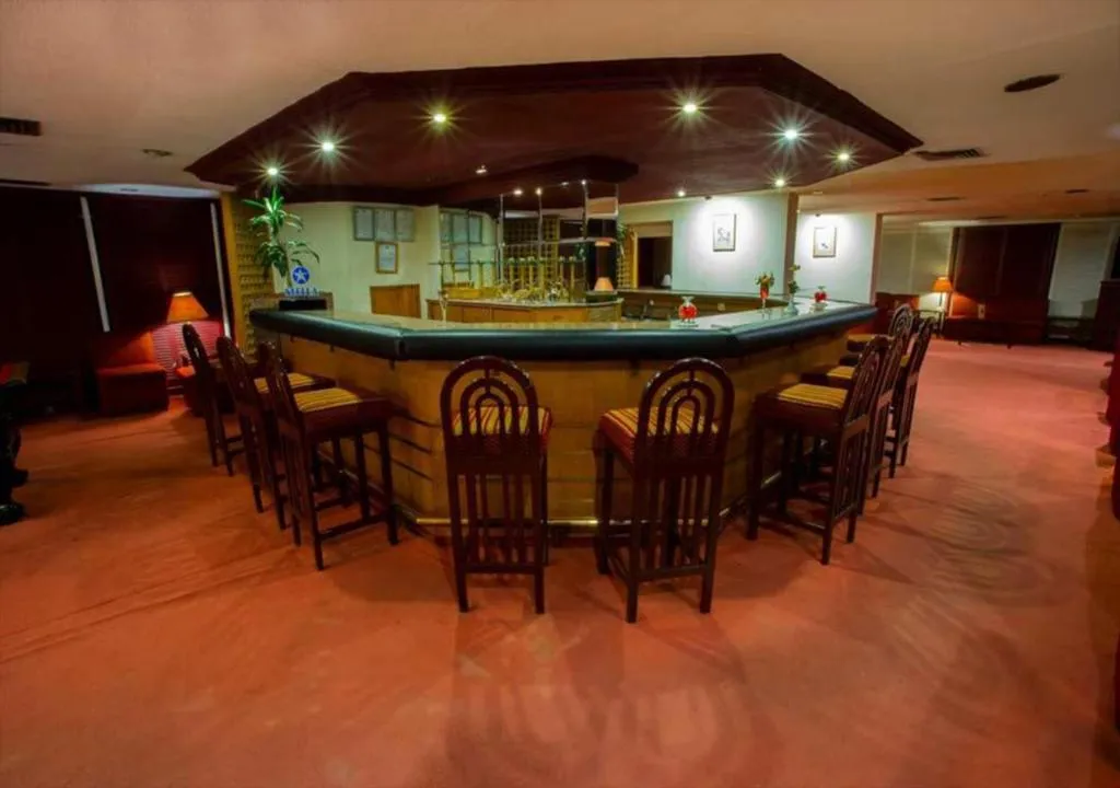 Bar, Aracan Eatabe Luxor Hotel, Luxor