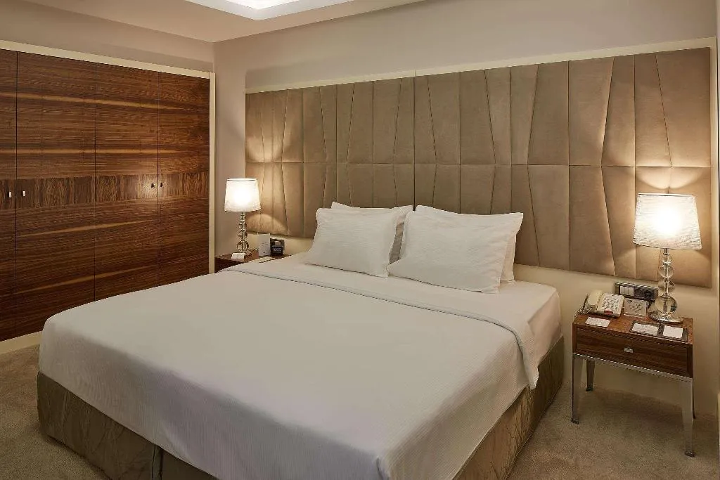 SUITE STANDARD Room, DoubleTree By Hilton Izmir Alsancak, Izmir