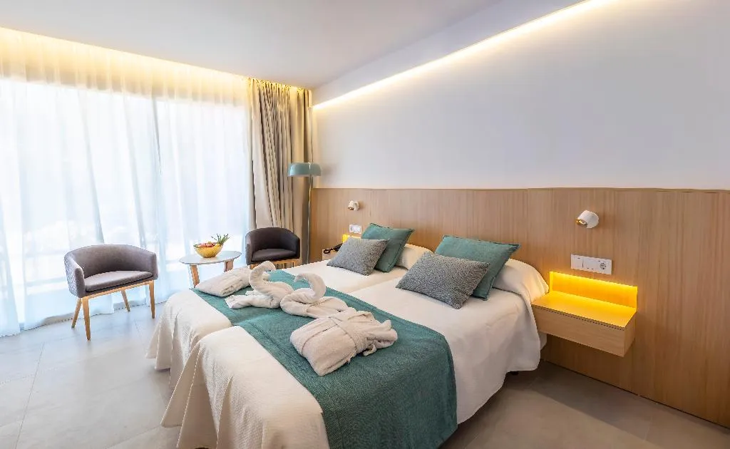 Double or Twin STANDARD Room, Gran Sagitario, Menorca