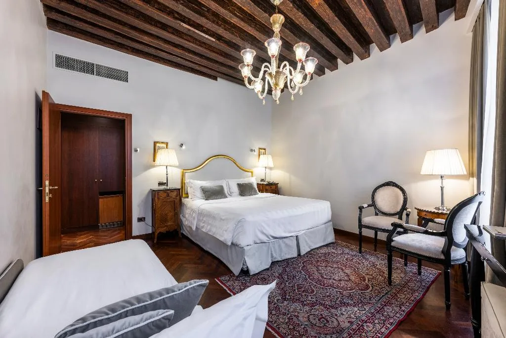 JUNIOR SUITE CANAL VIEW Room, Casa Verardo - Residenza D'Epoca, Venice