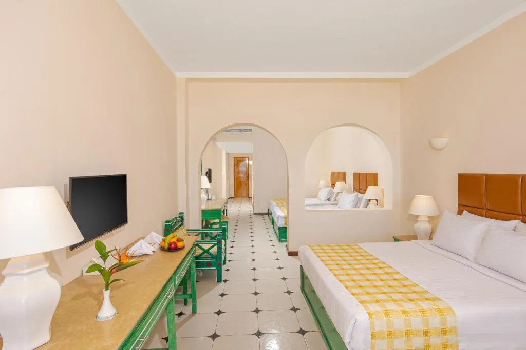 FAMILY ROOM DELUXE SEA VIEW Room, Giftun Azur Resort, Red Sea Riviera