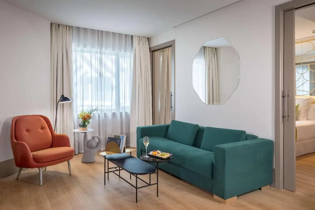 SUITE STANDARD Room, Barceló Torre de Madrid, Madrid