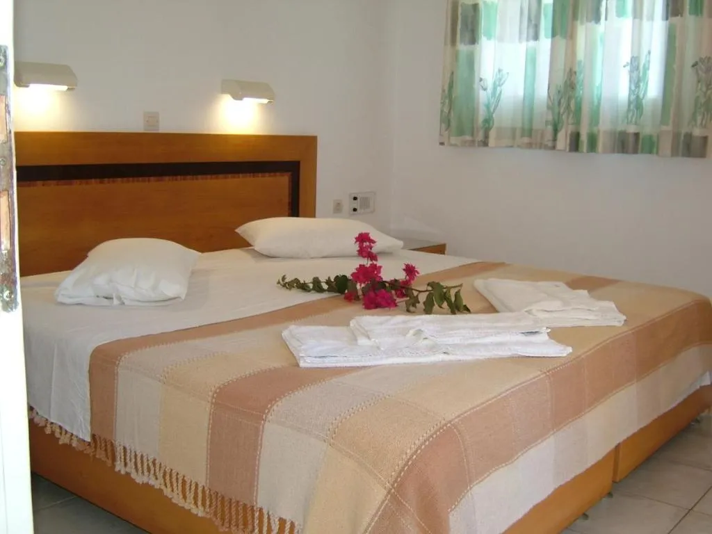 Room, Golden Dream Apartments, Crete