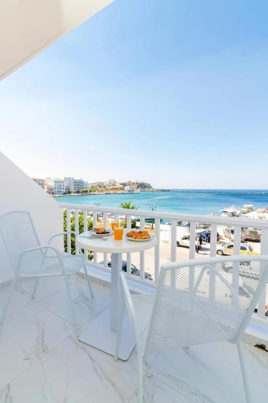 Room, Nama, Mykonos