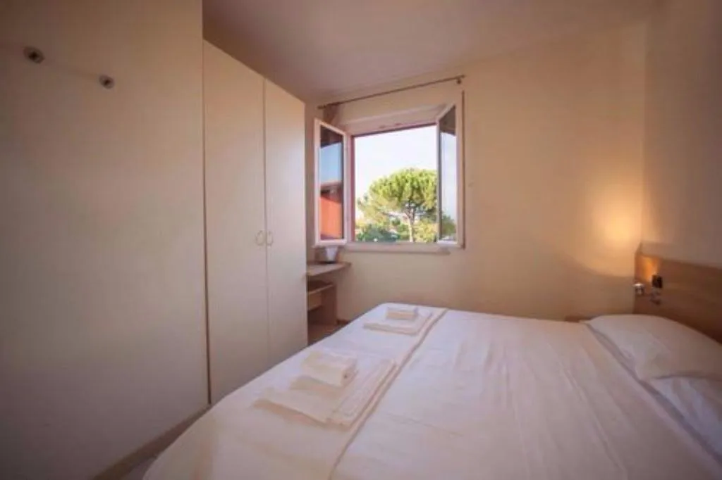 BUNGALOW BUNK BED Room, Resort The Garda Village, Milan