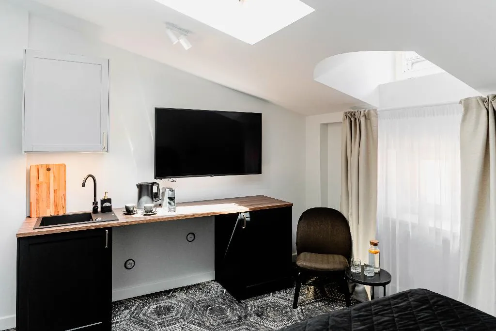 DOUBLE DELUXE Room, N33 Premium Apartments Old Town - Destigo Hotels, Krakow