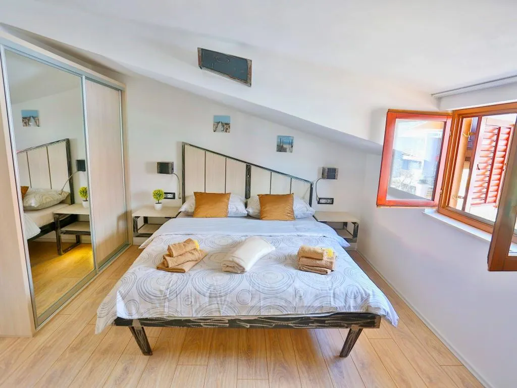 APARTMENT CAPACITY 4 Room, Apartments Ivan, Split