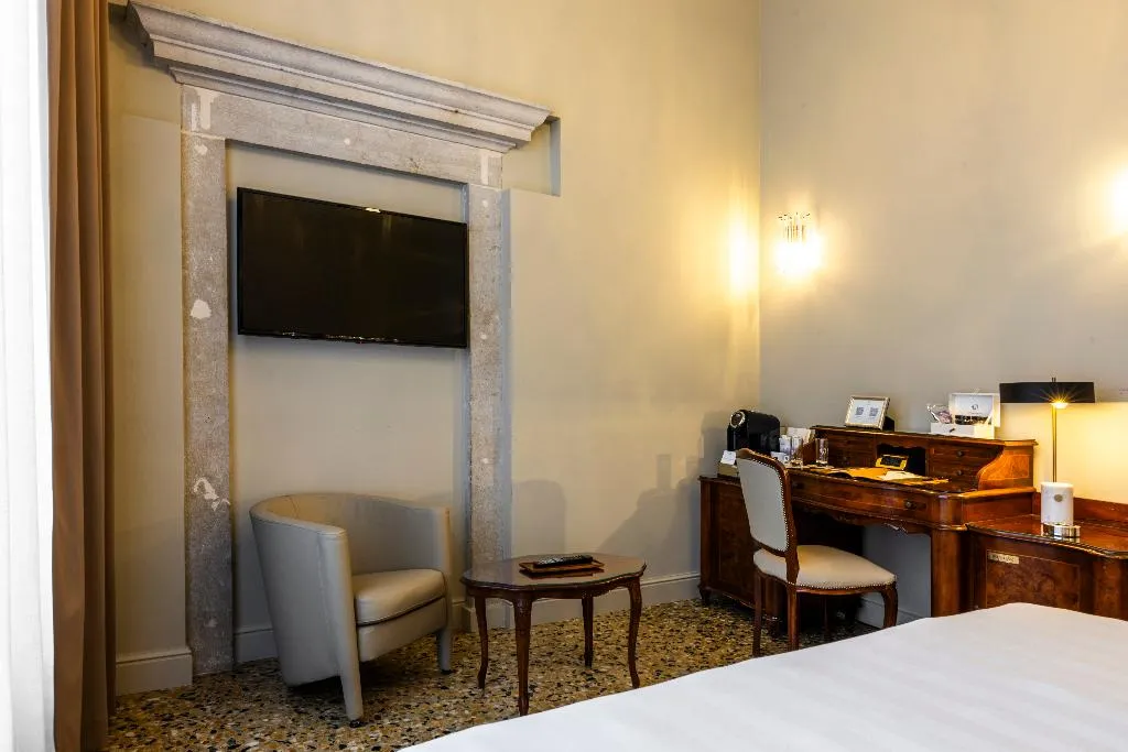 JUNIOR SUITE WITH BALCONY WITH VIEWS Room, Colombina, Venice