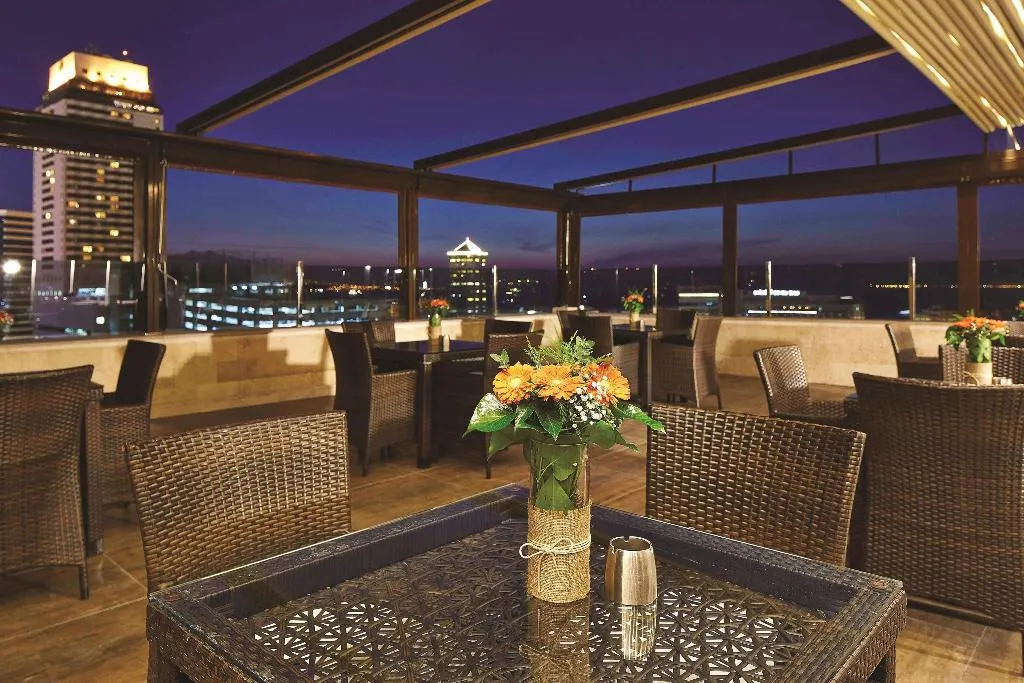 Bar, DoubleTree By Hilton Izmir Alsancak, Izmir