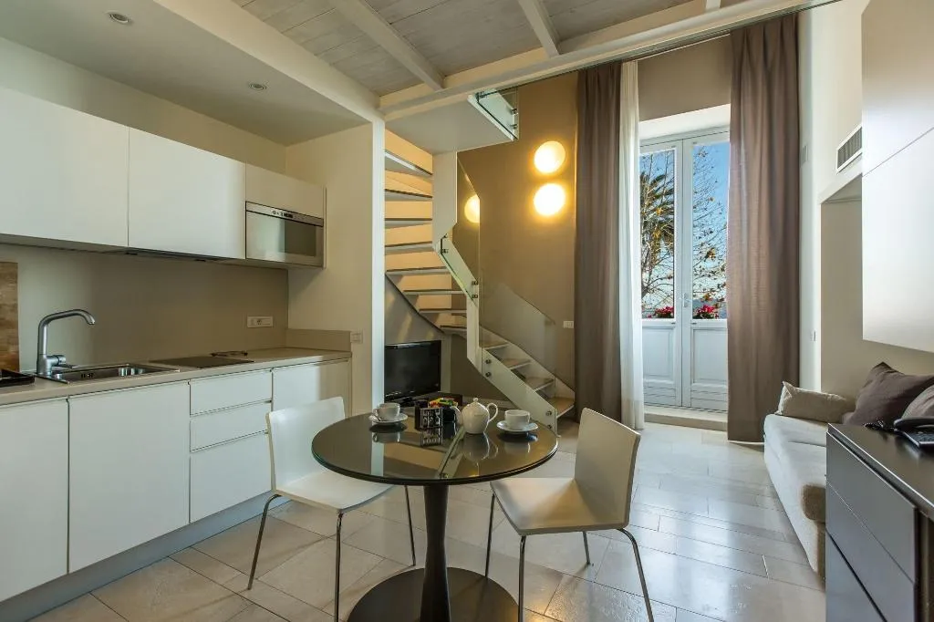 Room, Villa Avellino, Naples