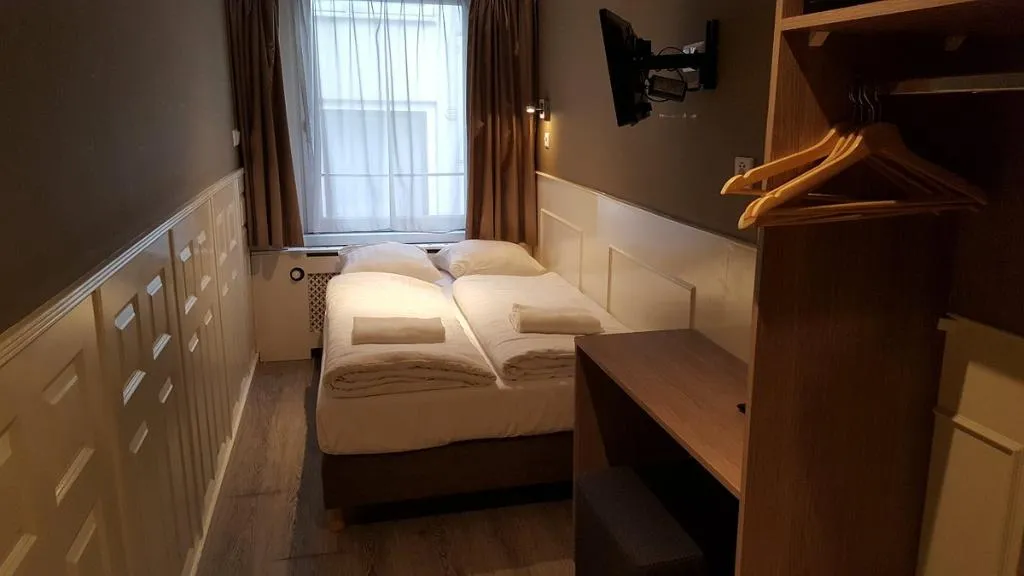 DOUBLE ECONOMY Room, Hotel Old Quarter, Amsterdam