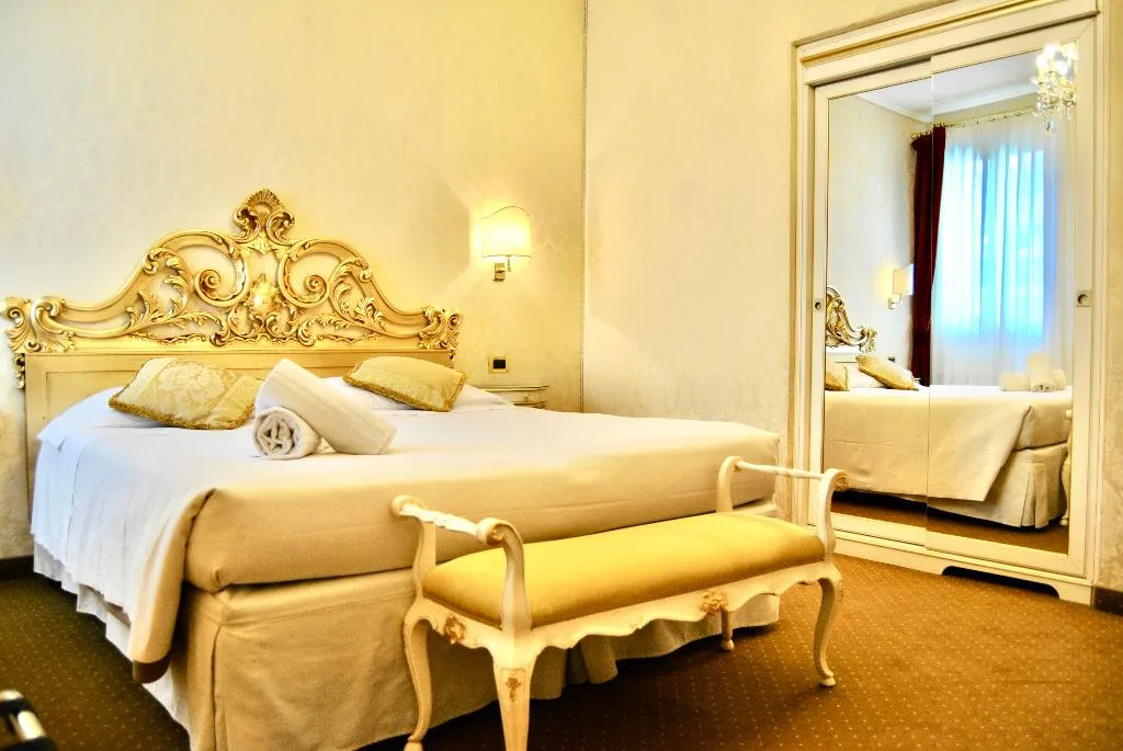 DOUBLE SUPERIOR Room, Gardena, Venice