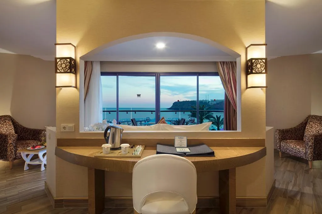 FAMILY ROOM SEA VIEW Room, Granada Luxury Okurcalar, Antalya