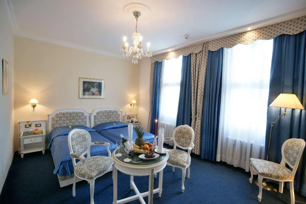 Room, Ambassador Zlata Husa, Prague