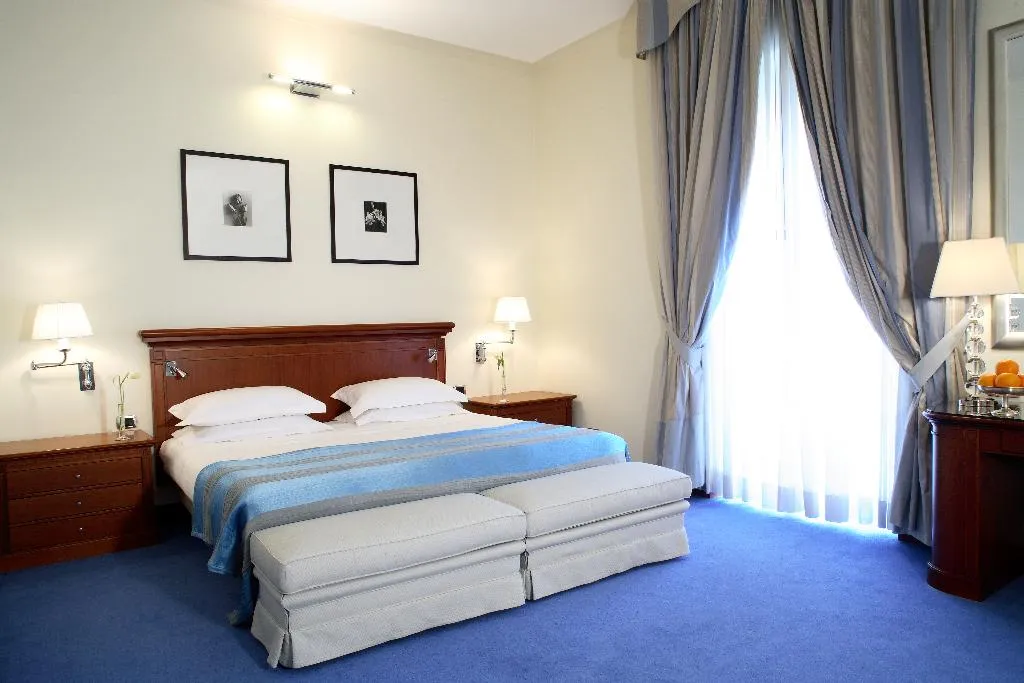 JUNIOR SUITE STANDARD Room, Starhotels Terminus, Naples
