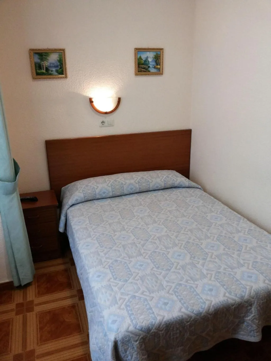 Room, Hostal Zamora, Madrid