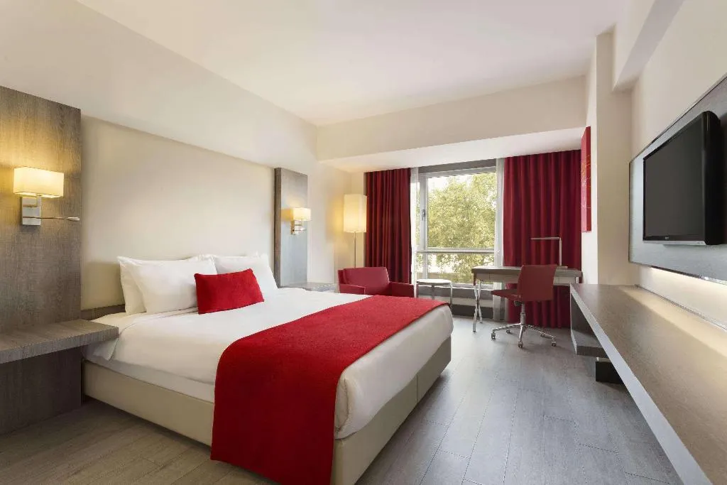 DOUBLE KING BED NON SMOKING Room, Ramada Plaza by Wyndham Izmir, Izmir