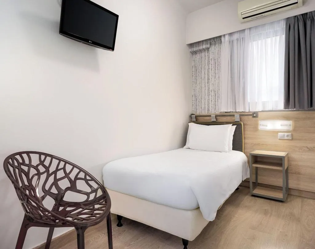 TRIPLE STANDARD Room, Pan, Athens