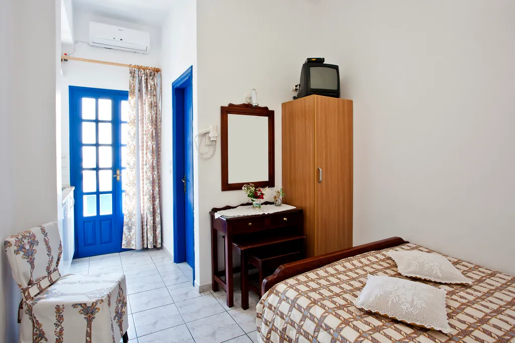 STUDIO CAPACITY 2 Room, Ancient Thera Studios, Santorini