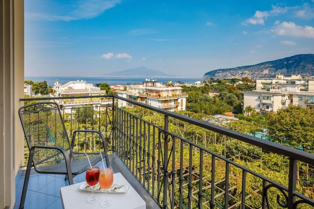DOUBLE WITH BALCONY Room, Zi' Teresa, Naples