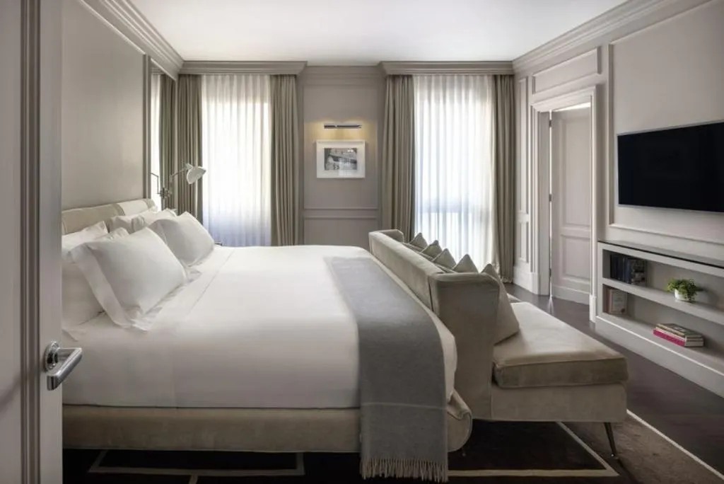 SUITE SUPERIOR RIVER VIEW Room, Portrait Firenze, Florence
