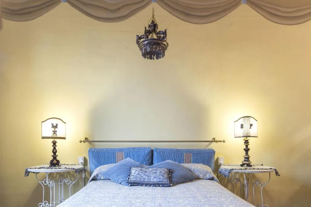 Room, Perla Js, Florence