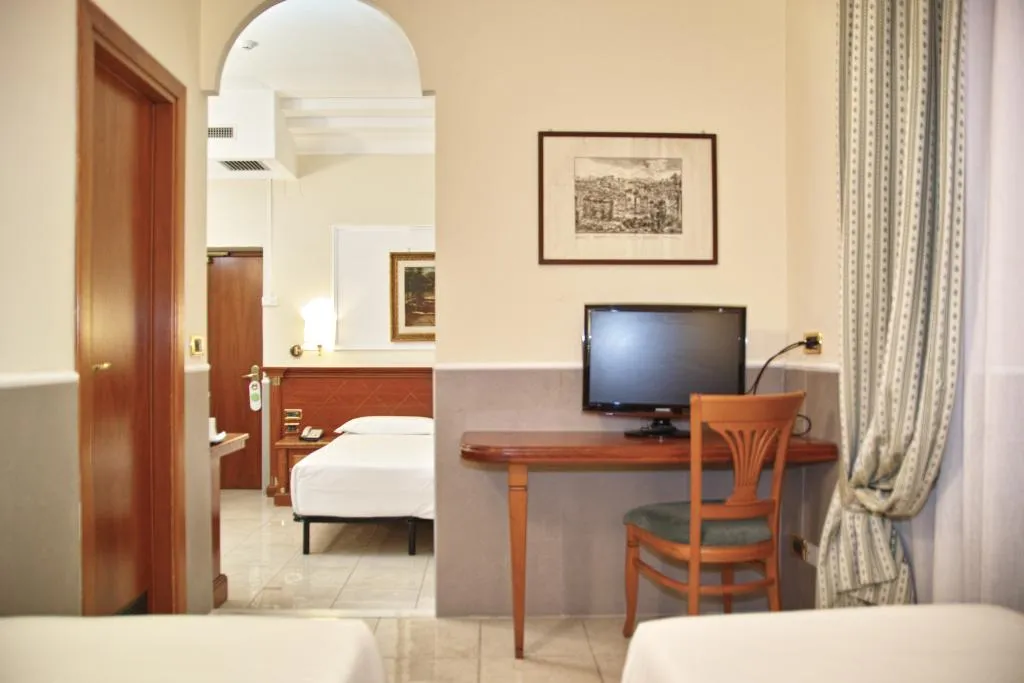 FAMILY ROOM STANDARD Room, Hiberia, Rome