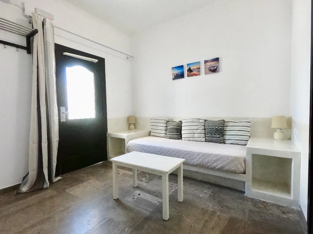APARTMENT TWO BEDROOMS Room, Anny Studios Perissa Beach, Santorini