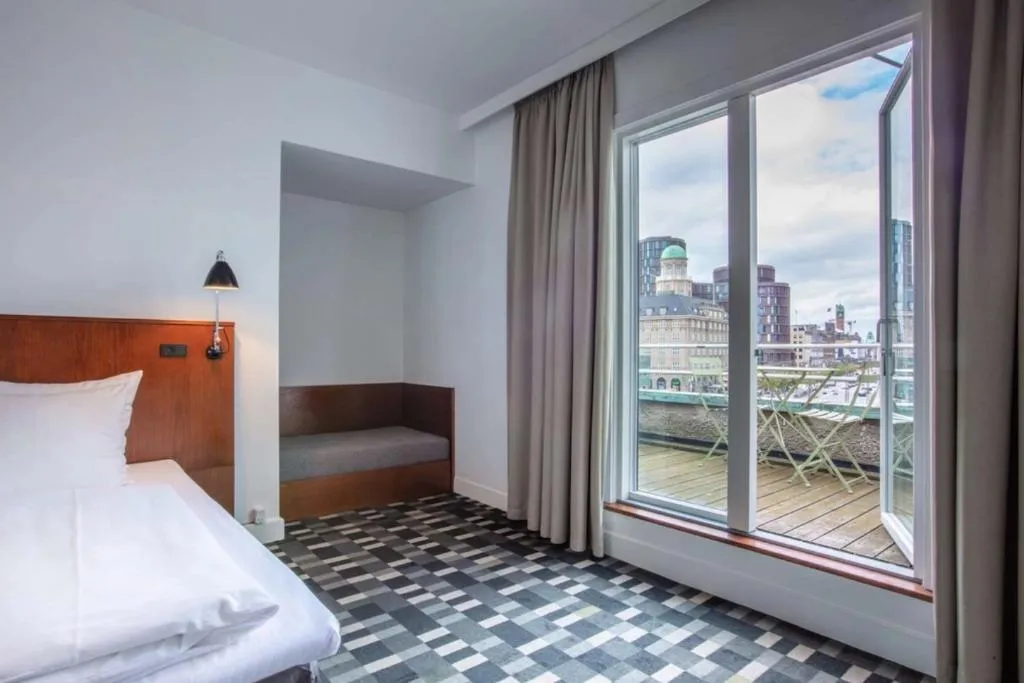 DOUBLE SUPERIOR Room, Hotel Astoria BW Signature Collection, Copenhagen