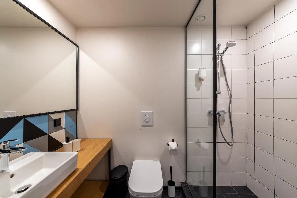 SINGLE LAKE VIEW Room, Campus 90, Varna