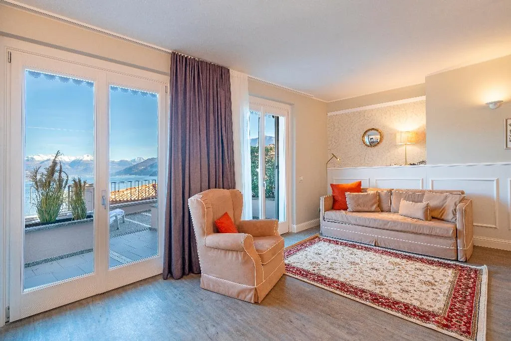 SUITE SUPERIOR LAKE VIEW Room, Hotel Borgo Le Terrazze, Milan