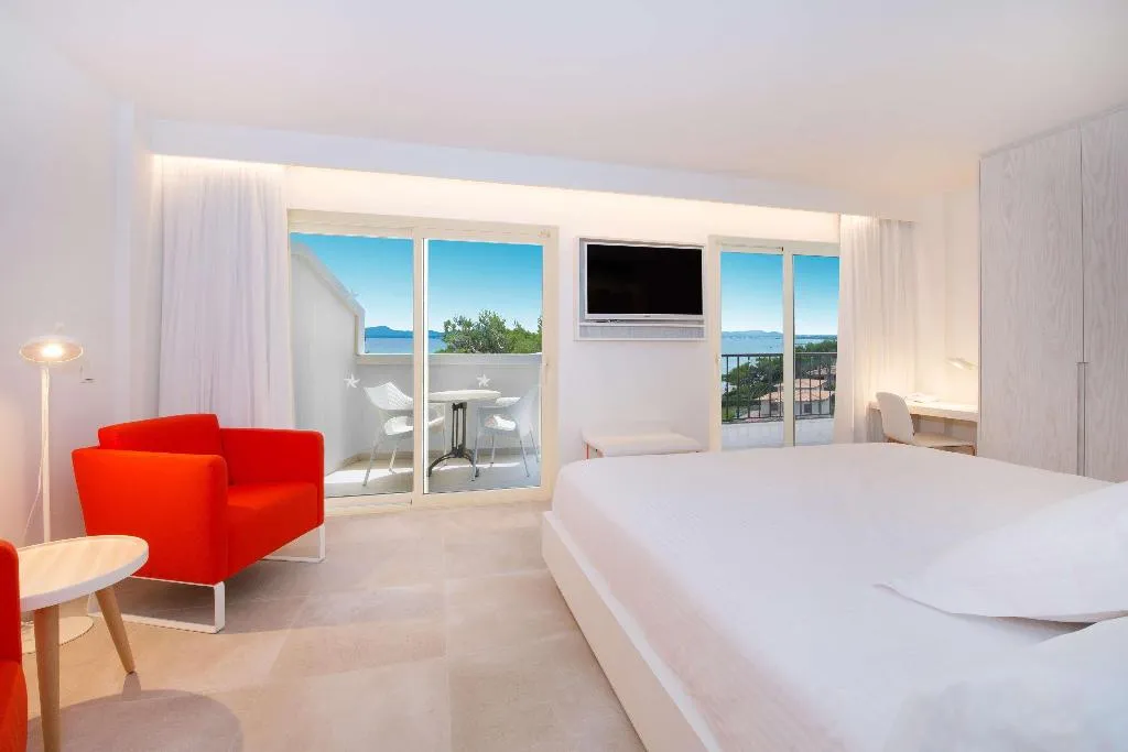 Room, Iberostar Waves Alcudia Park, Majorca