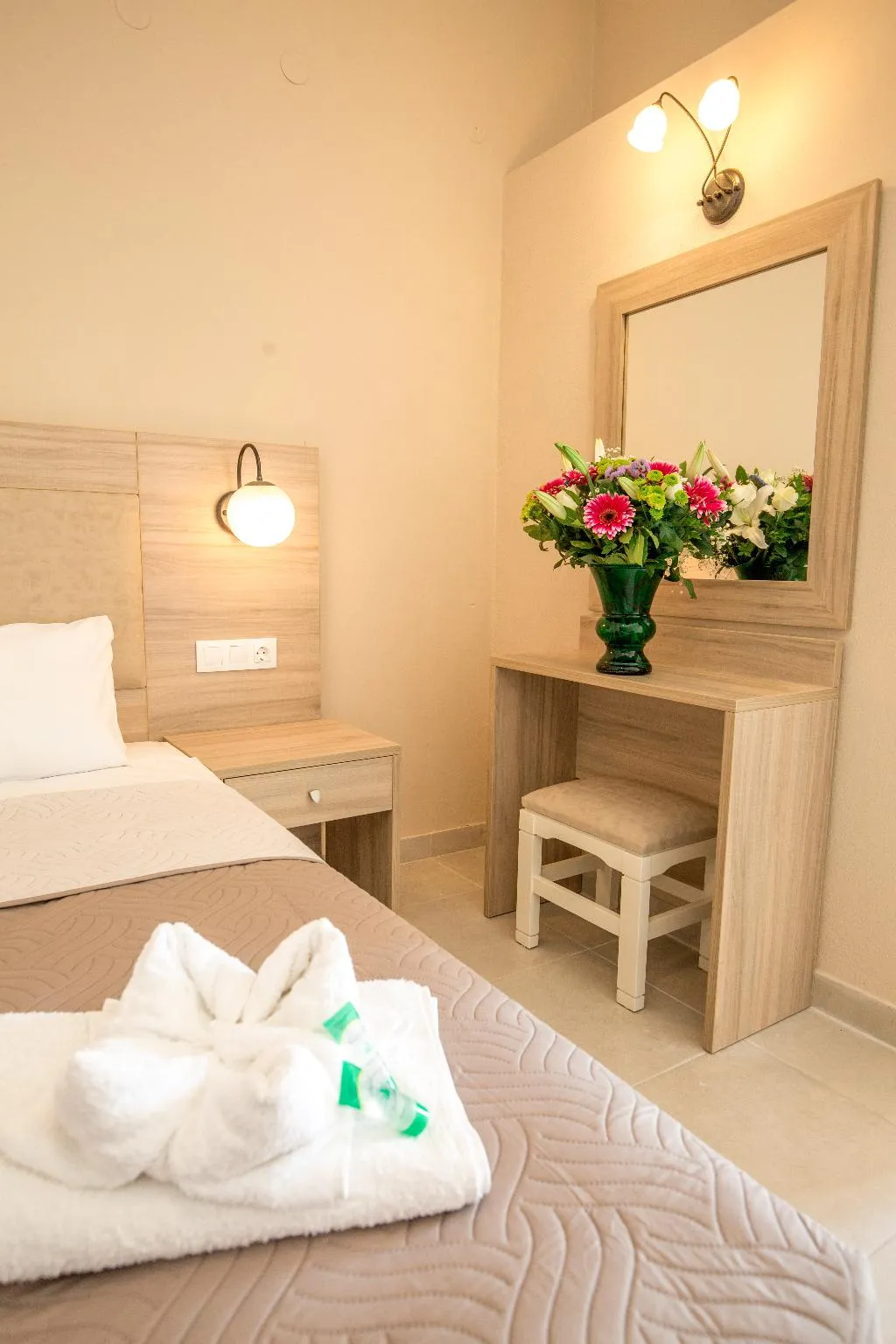 STUDIO SUPERIOR POOL VIEW Room, Mastorakis Studios, Crete