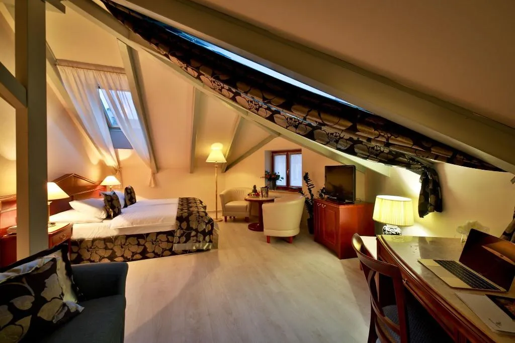 SUITE TWO BEDS Room, Carlton Hotel Prague, Prague