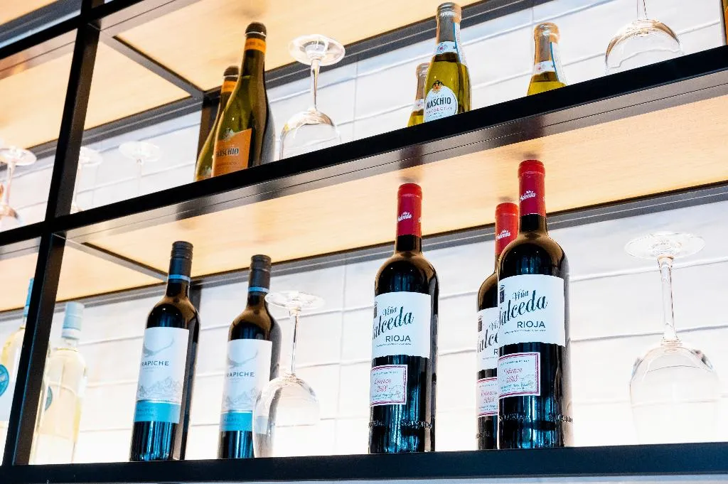 Bar, Staycity Aparthotels City Quay, Dublin