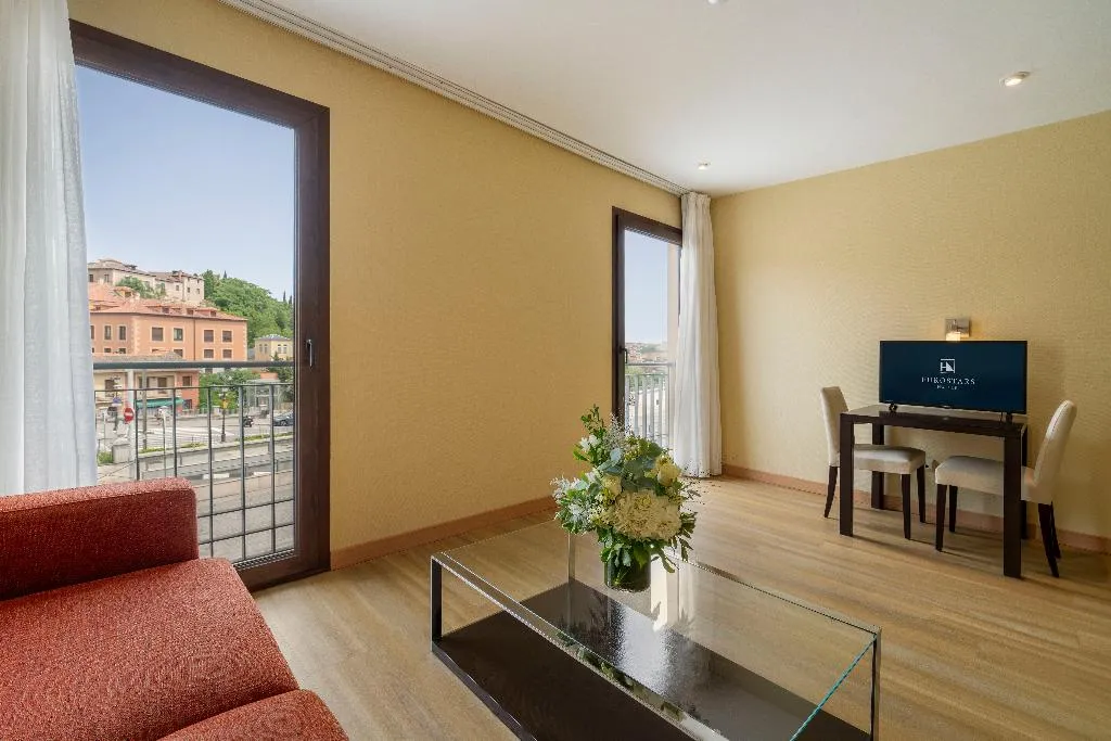 SUITE STANDARD Room, Eurostars Plaza Acueducto, Madrid