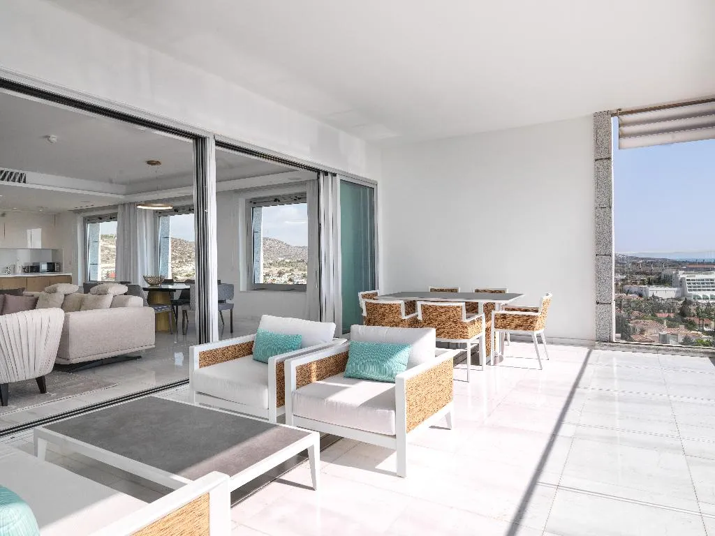APARTMENT LUXURY Room, The Tower at St Raphael Resort, Cyprus