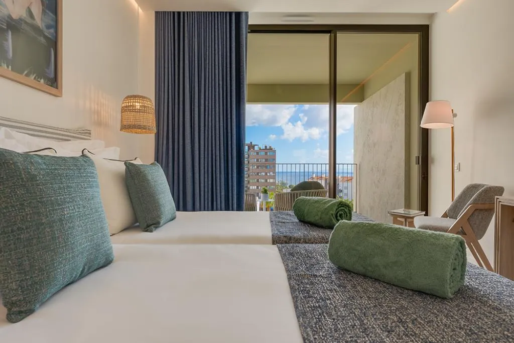 TWIN STANDARD Room, The Editory Ocean Way Funchal, Madeira