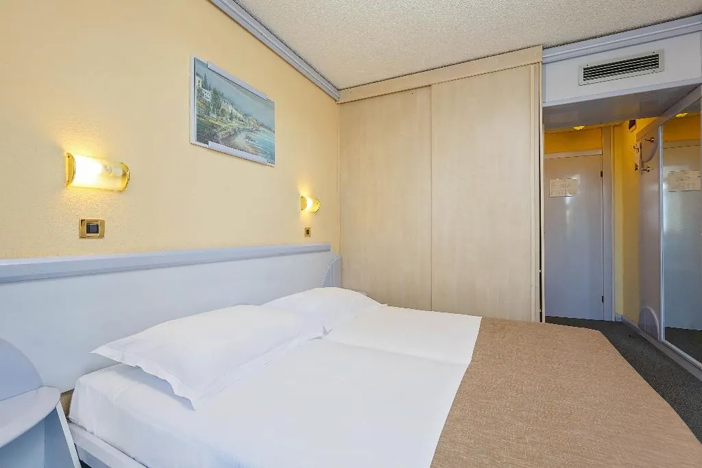 DOUBLE SINGLE USE PARK VIEW WITH BALCONY Room, Hotel Plavi Plava Laguna, Istria